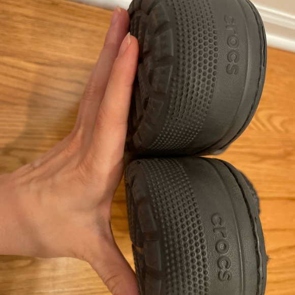 Black Fuzzy Slide Crocs Sandals - Mens Size 11 - Picture 4 of 5